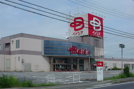 7月3日に閉店したベイシア下館店 [2011年8月27日撮影]