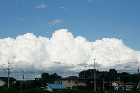 台風の影響か、たくましい？入道雲 [2011年9月6日撮影]