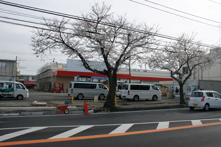 来月開店に向けて工事中のツルハドラッグ下館店 [2013年3月26日撮影]