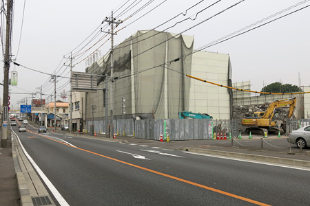 国道50号沿い田町の以前常陽銀行だった建物 [2013年6月18日撮影]