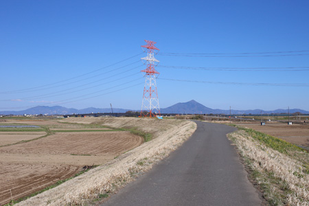 みるみる近づく鬼怒川大橋 [2014年3月22日撮影]