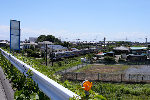 下館跨線橋の近くから撮影した水戸線 [2014年6月14日撮影]