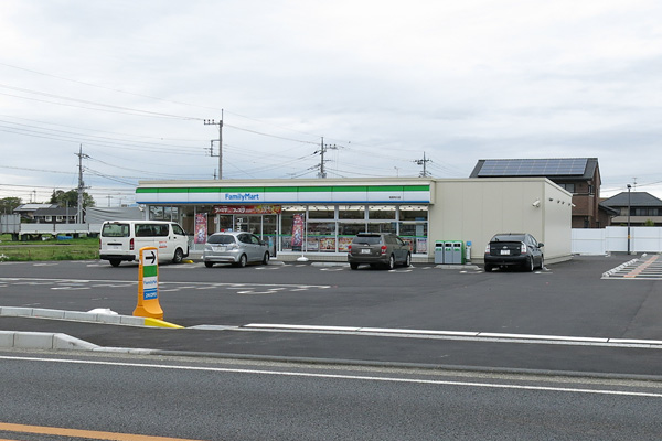 ファミリーマート筑西布川店 [2015年4月21日撮影]