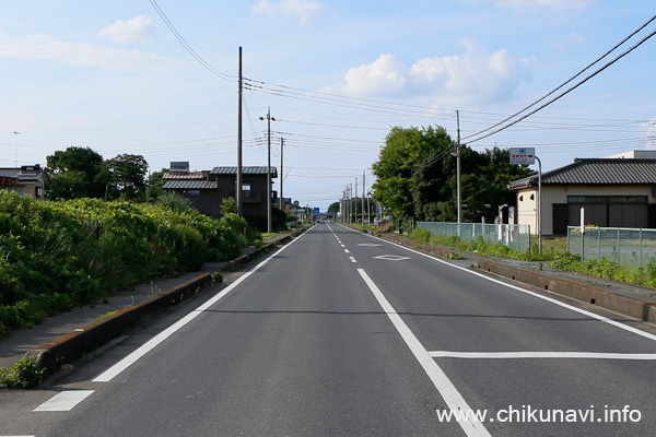 藤野・西原田園都市センターそばの飛行場通り [2015年6月29日撮影]