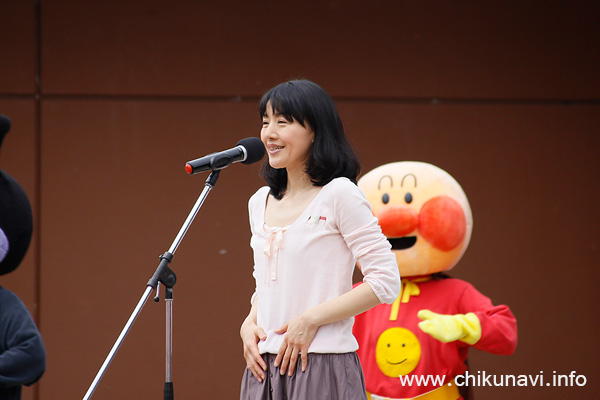 梨の花まつり　元ＮＨＫ ＢＳ うたのおねえさんこと、川澄歌織さん [2016年4月10日撮影]