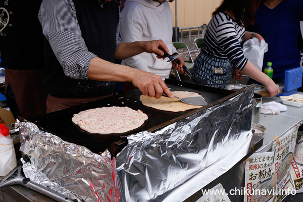 下館さくらまつり ちゃらりさんのお粉焼 [2016年4月10日撮影]