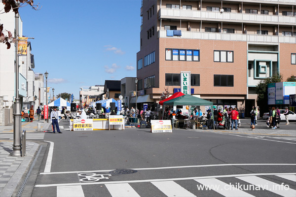 下館駅なか・駅まえフェスティバル会場の南端 [2016年10月29日撮影]