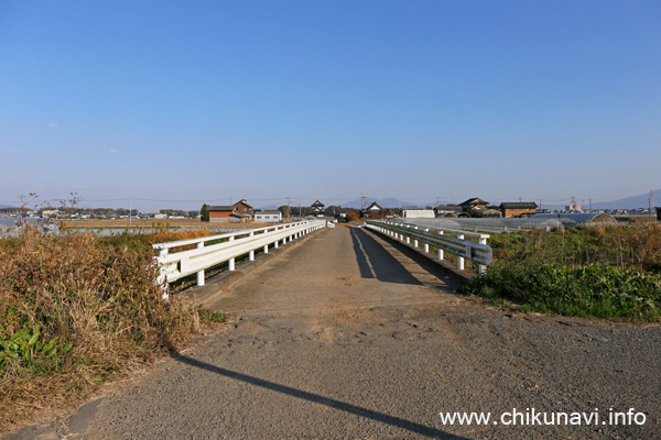 泉橋 (奥が東)