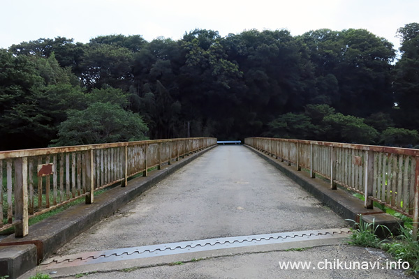 西方下の橋