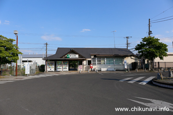 改築前の新治駅旧駅舎